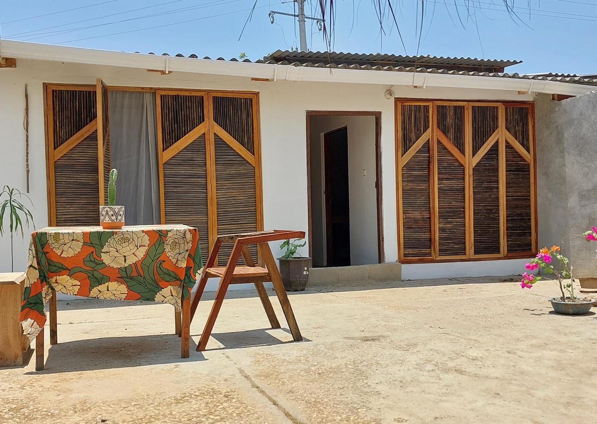 Hostel Nugeku Rincon Bagian luar foto