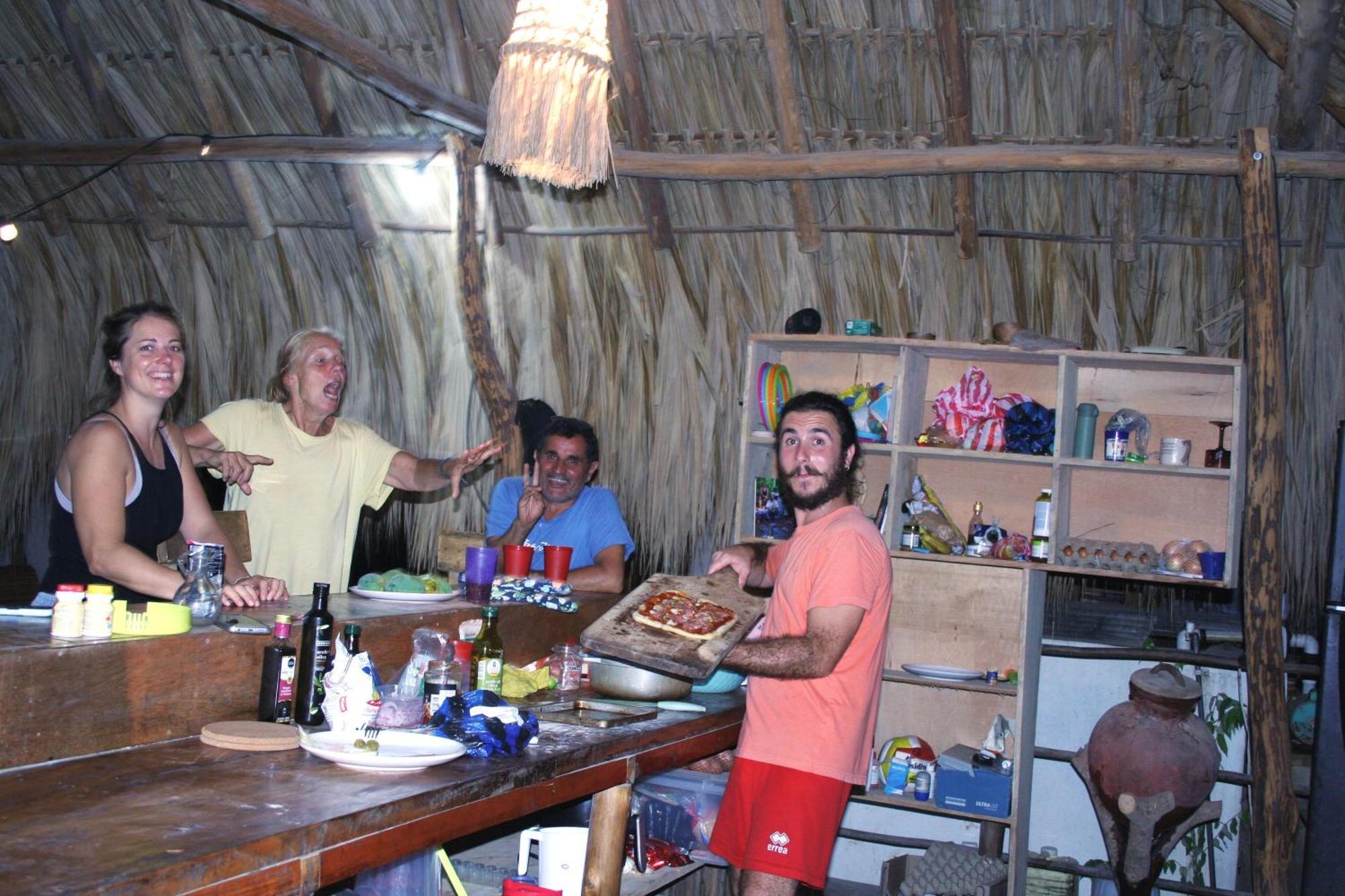Hostel Nugeku Rincon Bagian luar foto