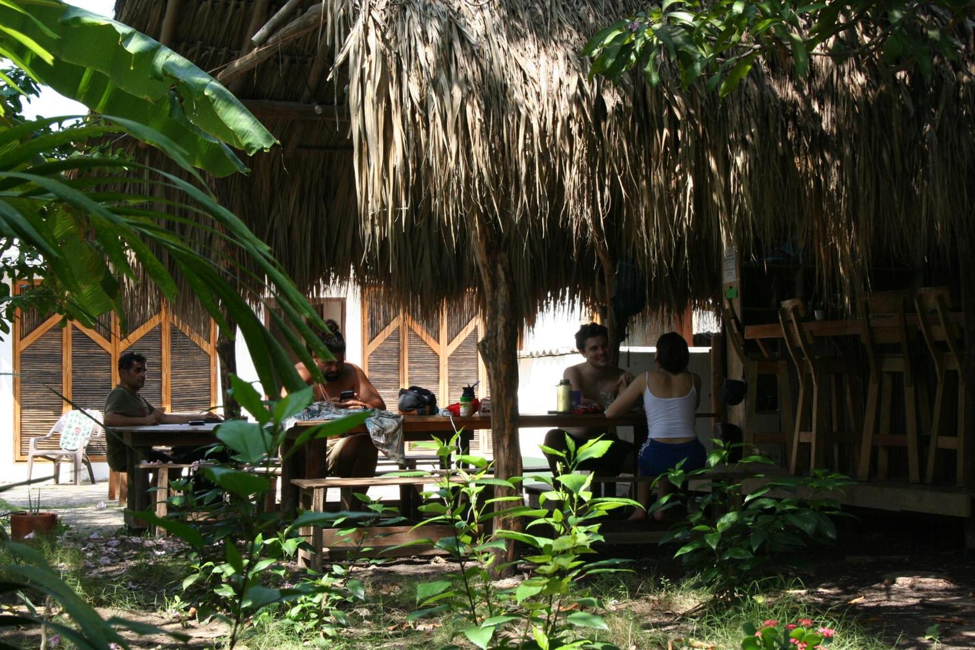 Hostel Nugeku Rincon Bagian luar foto